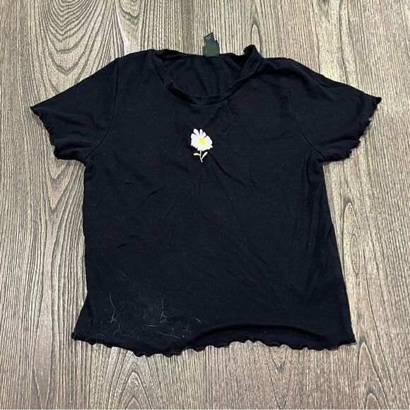 Wild Fable Womens Daisy Print Crop Top Crewneck Short Sleeve Black Size Small - Picture 1 of 4
